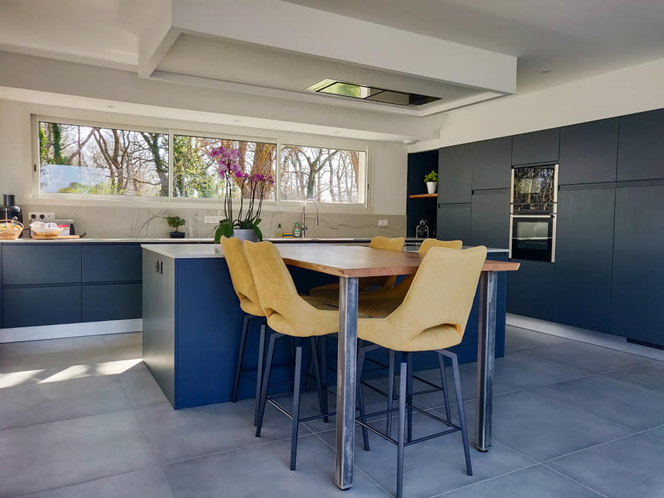 Cuisine moderne bleu