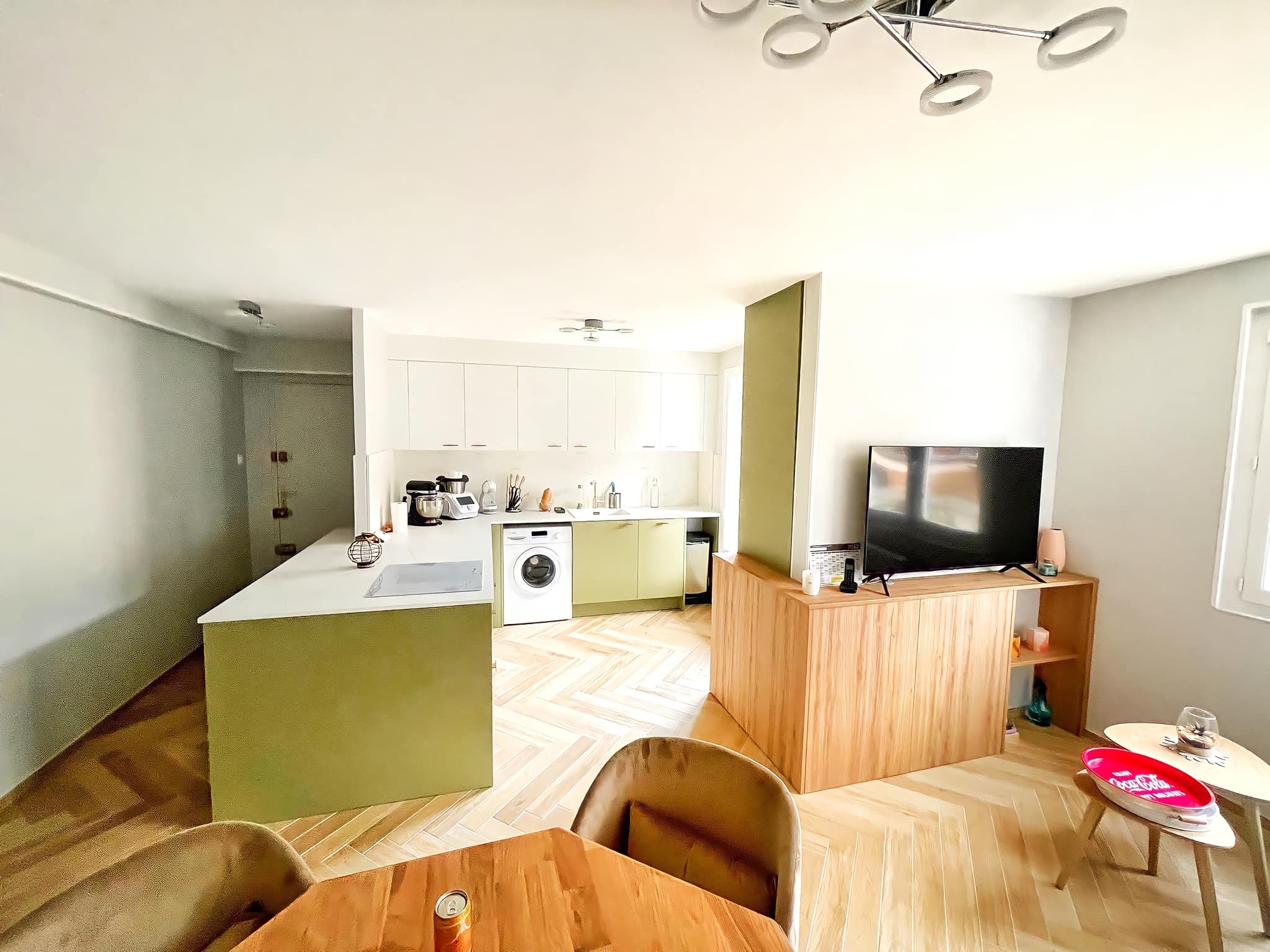 Cuisine en L blanc brillant