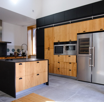 Cuisine noire et bois