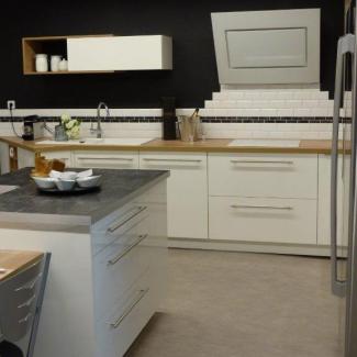cuisine-visible-dans-showroom-roux-morestel.jpg